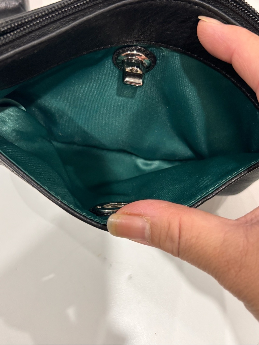 Coach Black Leather Turn-Lock Wristlet/minibag - Picture 3 of 6